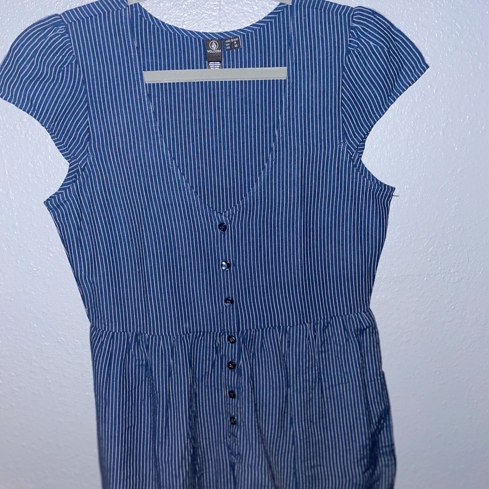 Volcom woman’s dress. Never worn before. Brand new